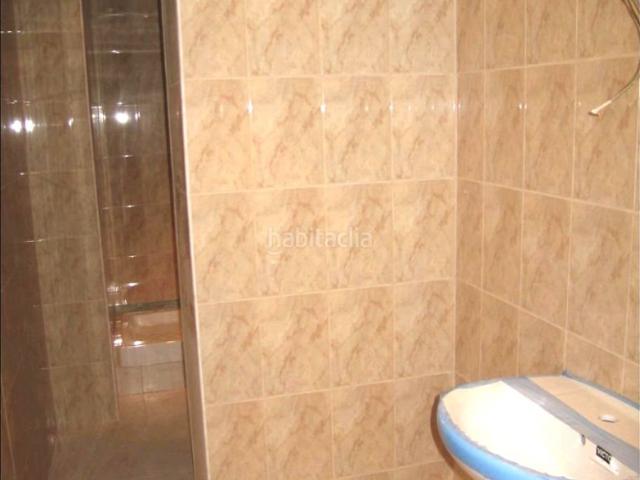 Piso en venta en Cornellà de Llobregat, Sant Ildefons. PLANTA REFORMADA 2 HABITACIONES SE VENDE CON INQUILINOS. Pisos Cornellà de.