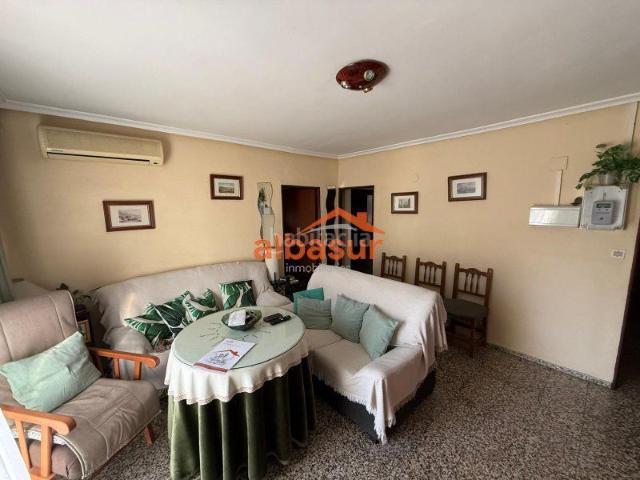 Piso en venta en Córdoba, Campo de la Verdad Miraflores. PISO EN VENTA CON TERRAZA EN AVENIDA DE CÁDIZ. Pisos.