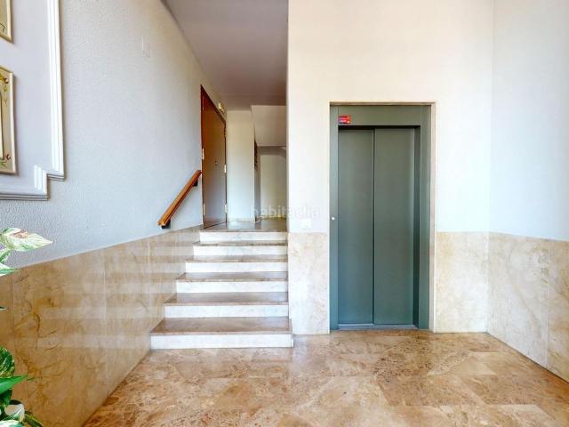 Piso en venta en Córdoba, Campo de la Verdad Miraflores. PISO EN EXCLUSIVA CON VISTAS A MEZQUITACATEDRAL AVENIDA DE FRAY ALBINO ZONA HESPERIA. Pisos.