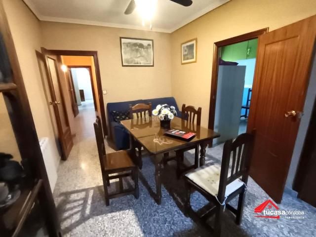 Piso en venta en Córdoba, Campo de la Verdad Miraflores. Vivienda de 3 dormitorios ideal para familias en Campo de la Verdad. Pisos.
