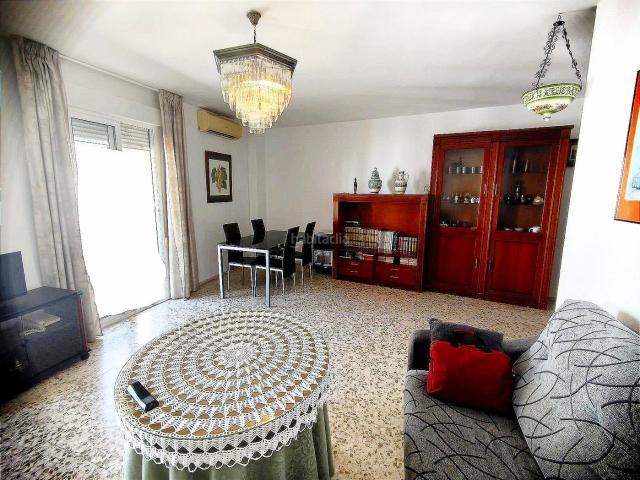 Piso en venta en Córdoba, Casco Histórico Ribera San Basilio. PISO PARA ENTRAR A VIVIR JUNTO SAN PEDRO. Pisos.