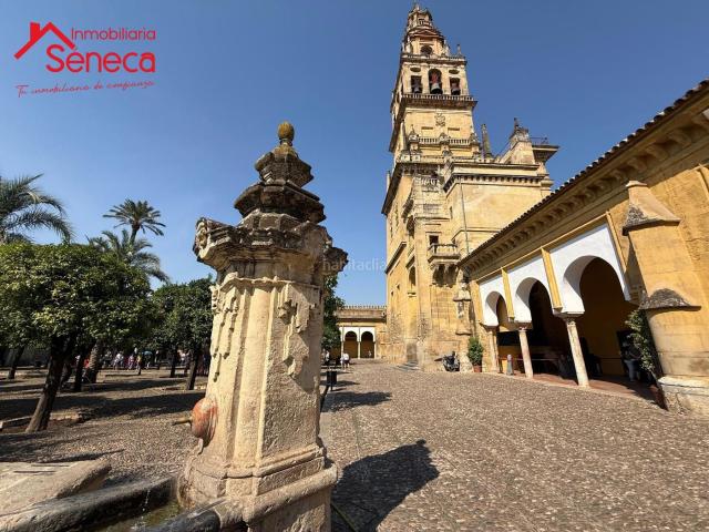 Piso en venta en Córdoba, Centro. ENCANTADOR PISO EN LA JUDERÍA. Pisos.