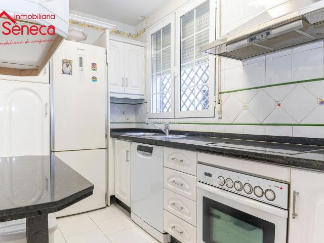 Piso en venta en Córdoba, Centro. PISO LUMINOSO EN LA PLAZA DEL ESCUDO. Pisos.