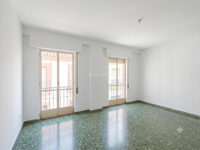 Piso en venta en Córdoba, Centro. PISAZO PARA PONER A SU GUSTO EN PLENO CENTRO DE CÓRDOBA CON COCHERA DISPONIBLE. Pisos.