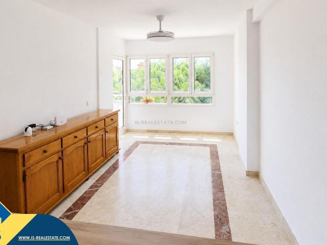 Piso en venta en Córdoba, Cerro Muriano. Apartamento con piscina comunitaria, en la provincia de Alicante, en Orihuela Costa. 2 habitaciones 53 m² A 900 metros del mar. Pisos.