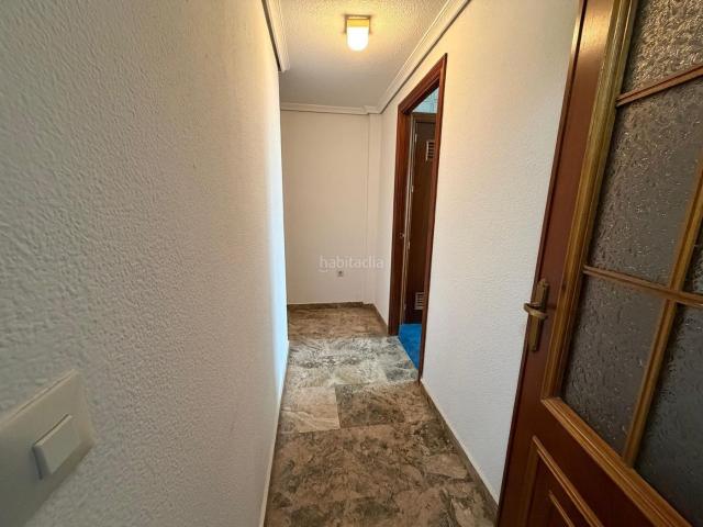 Piso en venta en Córdoba, Ciudad Jardín Zoco. Magnífico piso de 2 dormitorios con ascensor y trastero en Avenida República Argentina. Pisos.