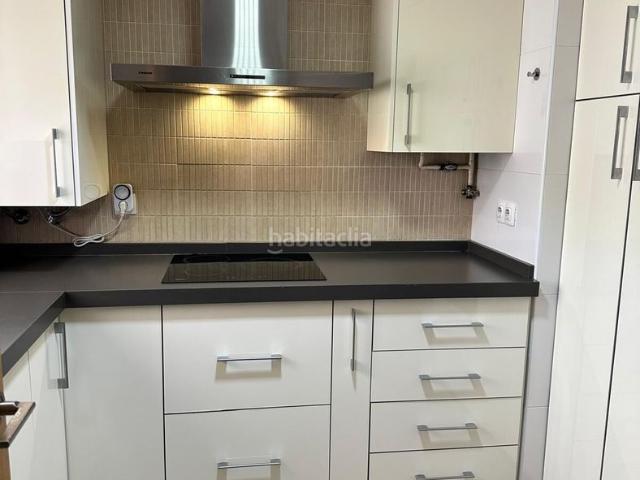 Piso en venta en Córdoba, Ciudad Jardín Zoco. Amplio Piso Reformado en la Zona del Aeropuerto de Córdoba por 224,399.99. Pisos.