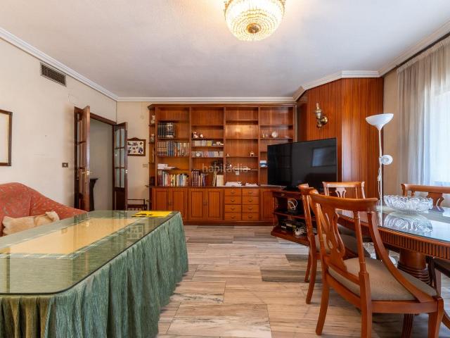 Piso en venta en Córdoba, Ciudad Jardín Zoco. BUEN PISO DE 148 M2 CON TERRAZA EN ANTONIO MAURA. Pisos.