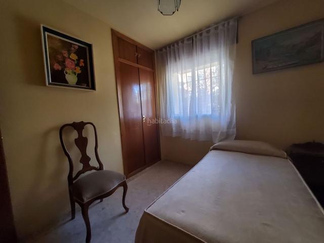 Piso en venta en Córdoba, Ciudad Jardín Zoco. Una vivienda con espacio, ubicación zona zoco y mucho potencial. Pisos.