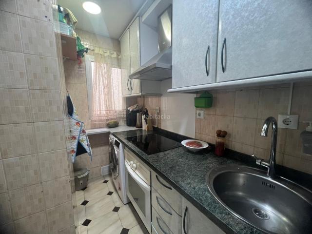 Piso en venta en Córdoba, Ciudad Jardín Zoco. Luminoso piso con ascensor y gran potencial de inversión en Antonio Maura. Pisos.