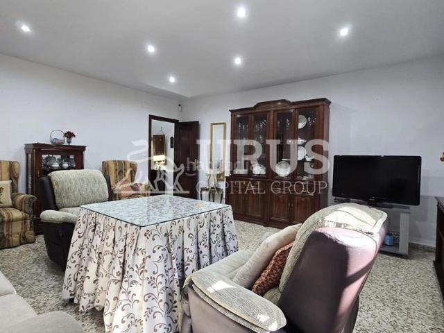 Piso en venta en Córdoba, Fátima Levante. Increíble piso en Fátima 3 habitaciones, patio amplio y excelente relación calidadprecio. Pisos.