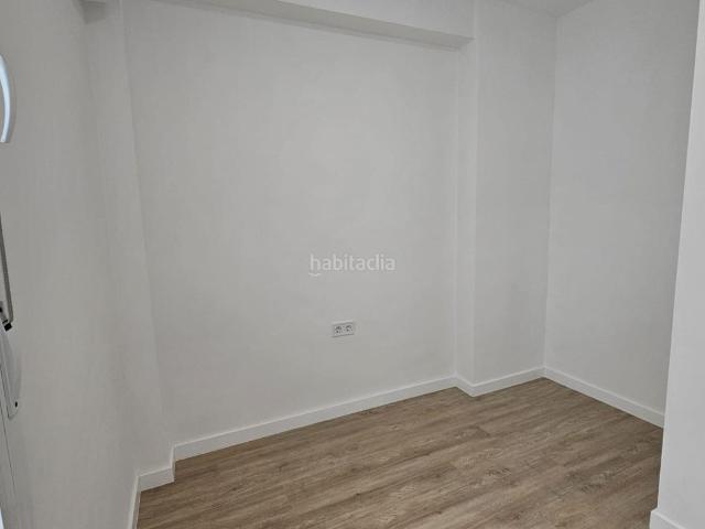Piso en venta en Córdoba, Fuensanta Arcángel. Amplia y luminosa vivienda a escasos metros de la Avda. Barcelona. Pisos.