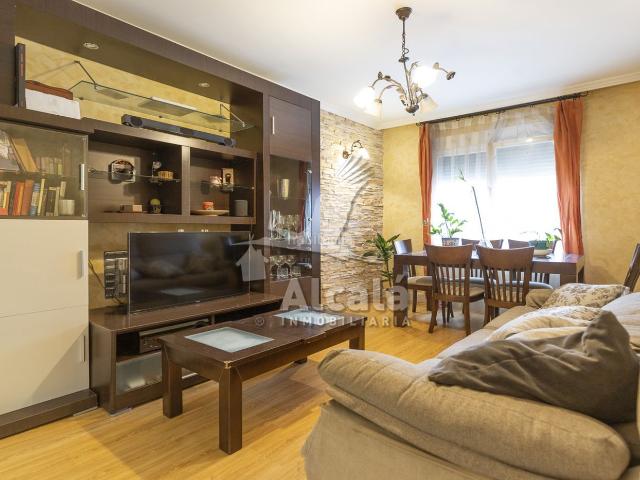 Piso en venta en Córdoba, Huerta de la Reina Trassierra. Piso a 5min de la plaza cervantes, para entrar a vivir. Pisos.