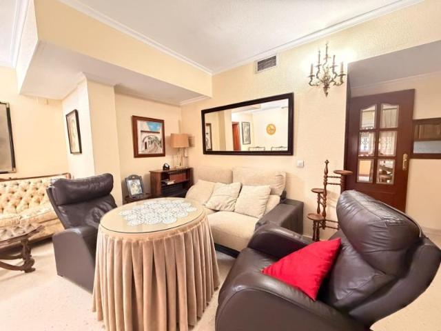Piso en venta en Córdoba, Medina Azahara