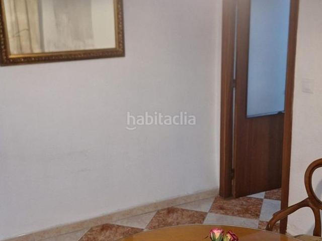Piso en venta en Córdoba, Santa Rosa Valdeolleros. Magnífico piso exterior en Av. de los Almogávares Santa Rosa con Patio Terraza ascensor. Pisos.