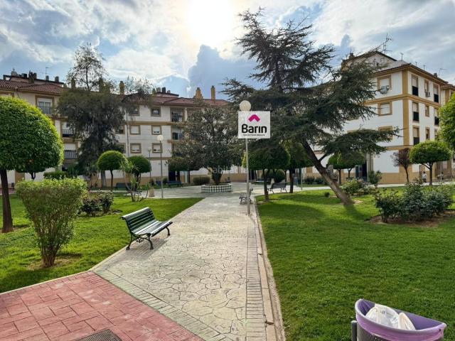 Piso en venta en Córdoba, Sector Sur. Buscas 4 habitaciones y 2 baños en una urbanización cerrada? Lee esto antes. Pisos.