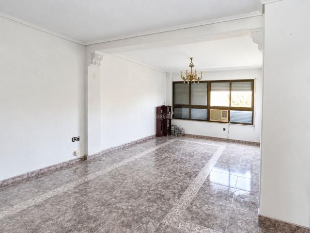 Piso en venta en Córdoba, Sector Sur. MAGNIFICA VIVIENDA EN AVENIDA GRANADA PARA ENTRAR A VIVIR. Pisos.