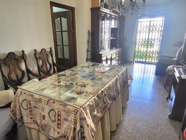 Piso en venta en Córdoba, Sta. Marina San Andrés San Pablo San Lorenzo. PISO EXTERIOR CON TERRAZA JUNTO A AVDA. BARCELONA. Pisos.