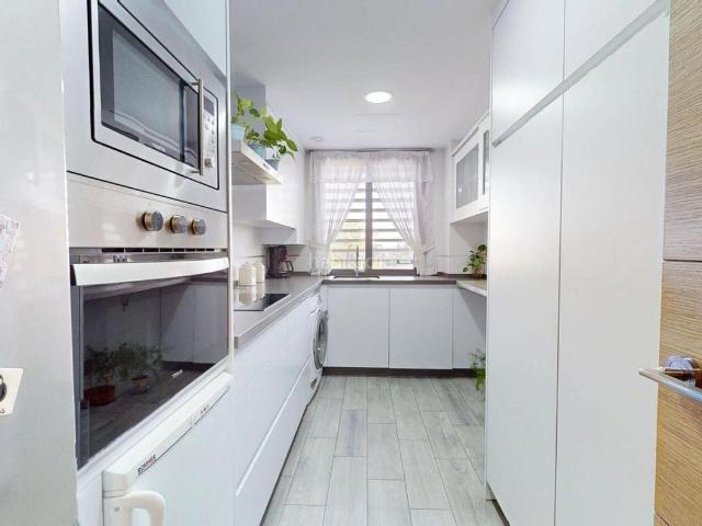 Piso en venta en Córdoba, Poniente Norte Miralbaida Parque Azahara. Piso en venta en Hipercor, 3 dormitorios. Pisos.