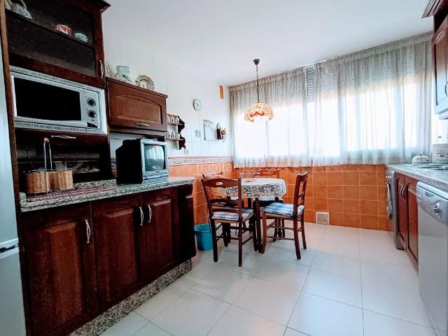 Piso en venta en Córdoba, Vista Alegre Parque Cruz Conde. EXCLUSIVA VIVIENDA CON PISCINA, ASCENSOR Y GARAJE EN ZONA VISTALEGRE. Pisos.