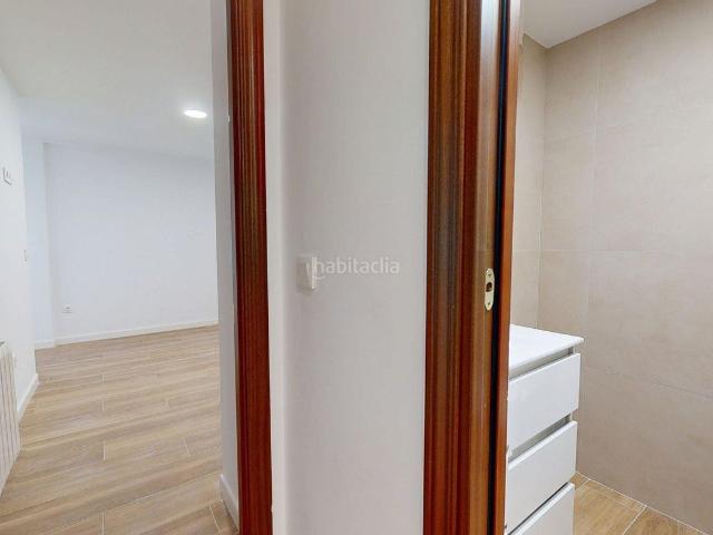 Piso en venta en Córdoba, Vista Alegre Parque Cruz Conde. Exclusiva vivienda reformada de 152 m2 con terraza y garaje en Conde de Vallellano. Pisos.
