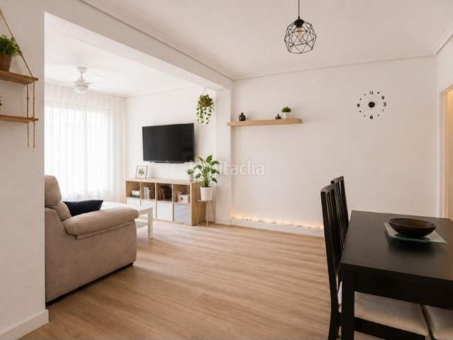 Piso en venta en Córdoba, Vista Alegre Parque Cruz Conde. TU NUEVO HOGAR TE ESTÁ ESPERANDO EN PARQUE CRUZ CONDE. Pisos.