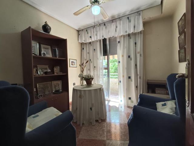 Piso en venta en Córdoba, Viñuela Rescatado. Gran vivienda con 5 dormitorios junto avenida Barcelona!. Pisos.