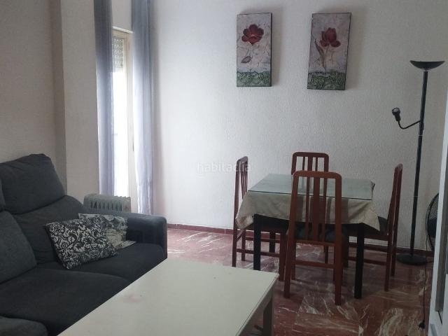 Piso en venta en Córdoba, Viñuela Rescatado. Piso con ascensor en Avda Barcelona. Pisos.