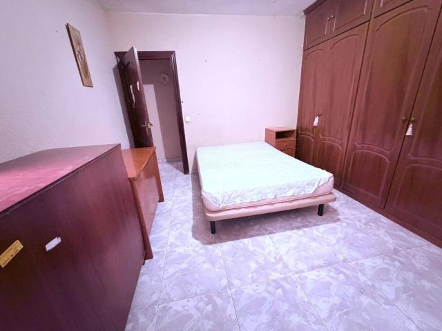 Piso en venta en Córdoba, Viñuela Rescatado. Piso con 3 dormitorios y terraza en la zona de Jesús Rescatado. Pisos.