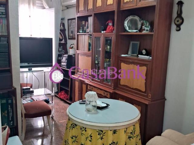 Piso en venta en Córdoba, Viñuela Rescatado. Ref. 28048 Zona Viñuela Jesus Rescatado. Piso exterior REFORMADO con TRASTERO incluido en el precio y cochera opcional en calle ce. Pisos.