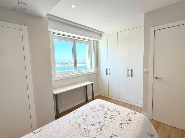 Piso en venta en Coruña A, Cuatro Caminos Plaza de la Cubela. Luz, vistas al mar y máxima comodidad en una ubicación privilegiada!. Pisos Coruña.
