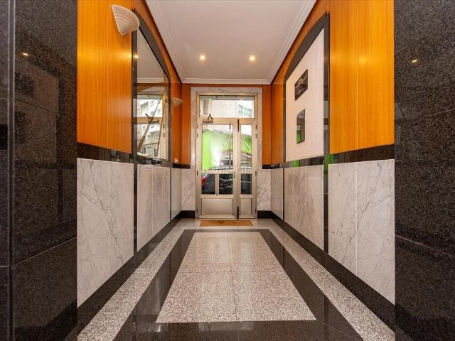 Piso en venta en Coruña A, Los Castros Castrillón. Amplio piso a reformar en A Coruña. Pisos Coruña.