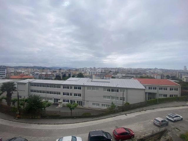 Piso en venta en Coruña A, Los Castros Castrillón. Vivienda exclusiva de diseño con vistas panorámicas y dos suites privadas. Pisos Coruña.
