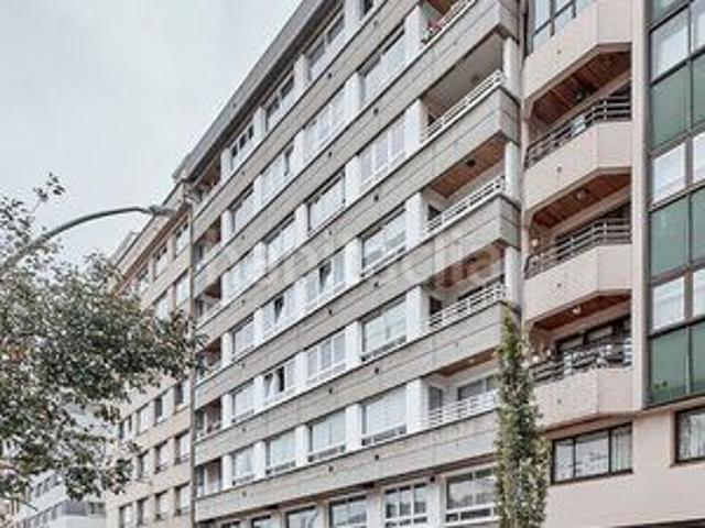 Piso en venta en Coruña A, Os Mallos. Precioso piso de 172 metros construidos, con ascensor, calefacción, garaje, balcón y vistas despejadas. Pisos Coruña.