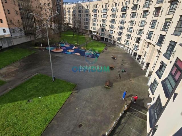 Piso en venta en Coruña A, Los Rosales. Venta piso 3 habitaciones Coruña, cerca playa RIAZOR. Pisos Coruña.