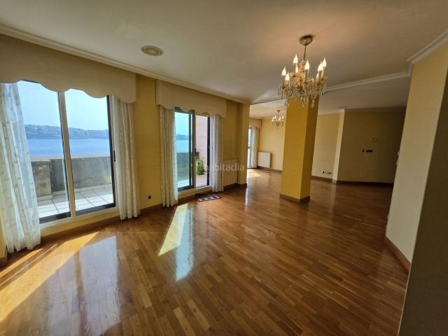 Piso en venta en Coruña A, Riazor Visma. ESPECTACULAR PISO DE CUATRO DORMITORIOS EN PRIMERA LINEA DE PLAYA. Pisos Coruña.