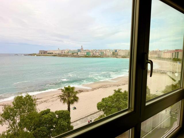Piso en venta en Coruña A, San Pablo Juan Flórez. Exclusiva vivienda en Primera Línea de Playa Avenida Barrié de la Maza Playa de Riazor. Pisos Coruña.