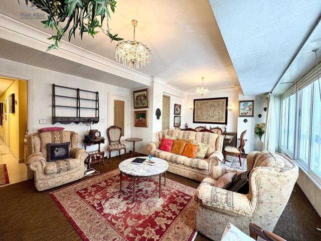 Piso en venta en Coruña A, San Pablo Juan Flórez. Oportunidad con encanto y ubicación estratégica en Fernando Macías. Pisos Coruña.
