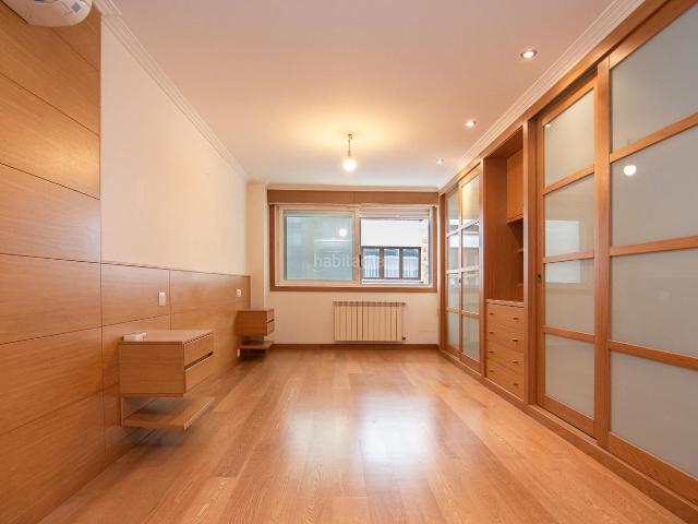 Piso en venta en Coruña A, San Pablo Juan Flórez. Piso amplio con garaje en el centro, al lado de la playa. Pisos Coruña.