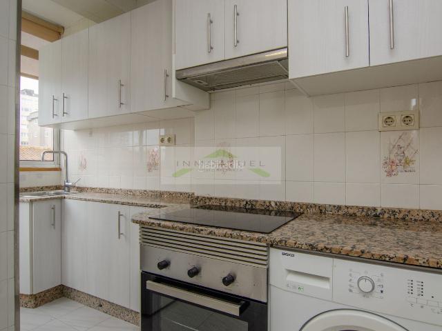 Piso en venta en Coruña A, Sagrada Familia. Piso completamente exterior de 64m2, zona S.Familia a 150 metros de Av.Arteixo. A Coruña. Pisos Coruña.