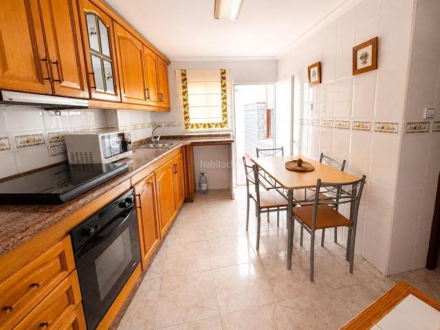 Piso en venta en Crevillente. CASA EN LA ZONA CERCA DEL PASEO CALVARIO. Pisos.