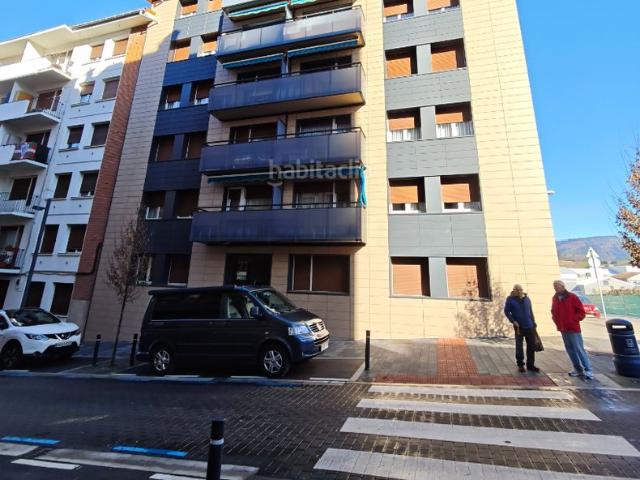 Piso en venta en Durango. Bajo exterior para reformar. Pisos.