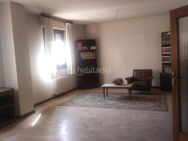 Piso en venta en Daimiel. Se vende piso céntrico en Daimiel de 3 Dormitorios. Pisos.