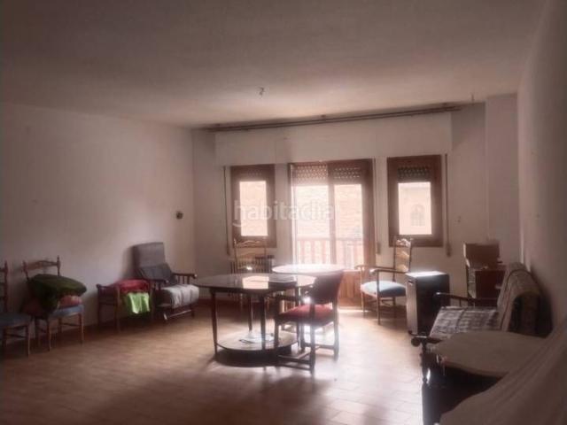 Piso en venta en Daimiel. Se vende Piso en el centro de Daimiel muy luminoso con garaje y trastero. Pisos.