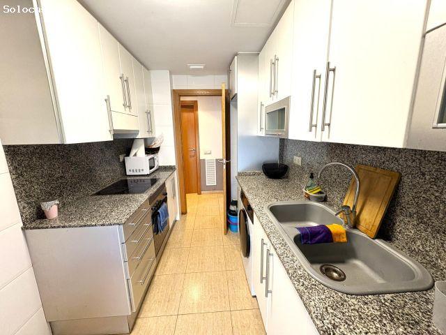 Piso en venta en DE 3 HABITACIONES CON PLAZA DE PARKING