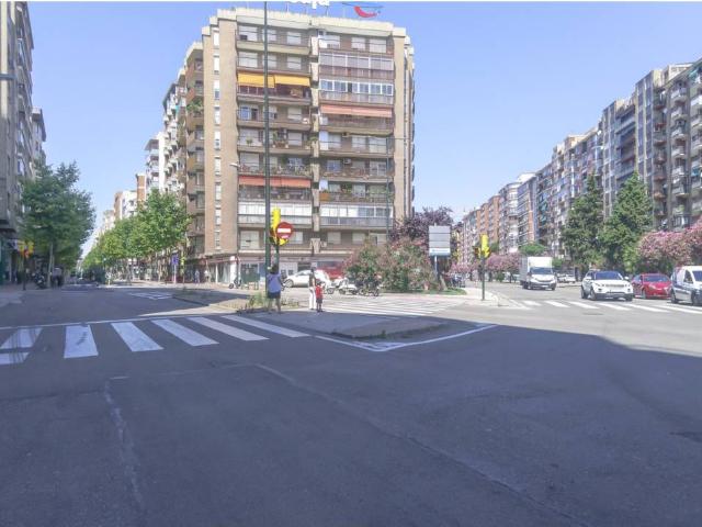 Piso en venta en Delicias 50010