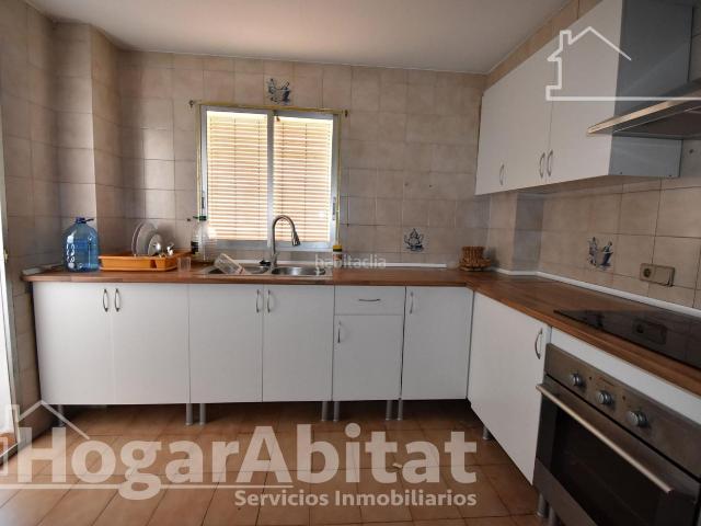 Piso en venta en Dénia, Centro Urbano. EXTERIOR CON BALCÓN Y ASCENSOR JUNTO A LA AV DE VALENCIA. Pisos.