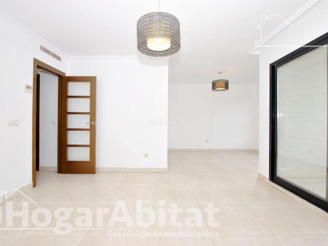 Piso en venta en Dénia, Saladar. AMPLIO Y EXTERIOR CON GARAJE Y TERRAZA SOBRE LA AV JUAN CHABAS. Pisos.
