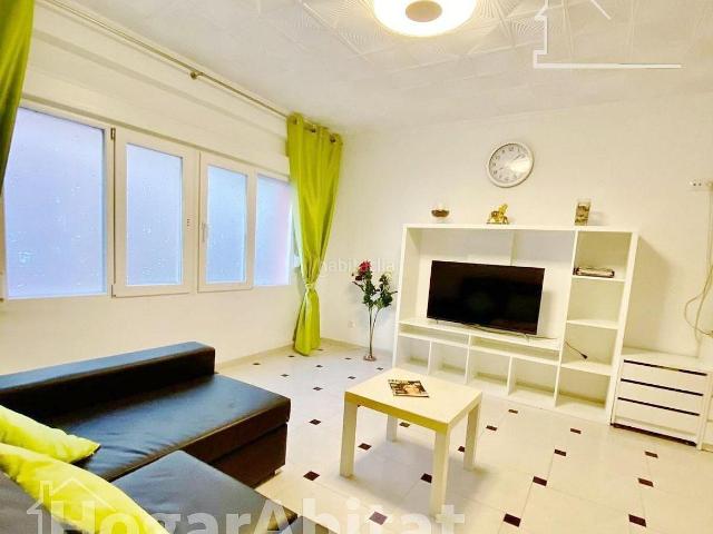 Piso en venta en Dénia, Saladar. GRAN OPORTUNIDAD! AMPLIO, LUMINOSO Y TODO EXTERIOR, EN EL CENTRO. Pisos.