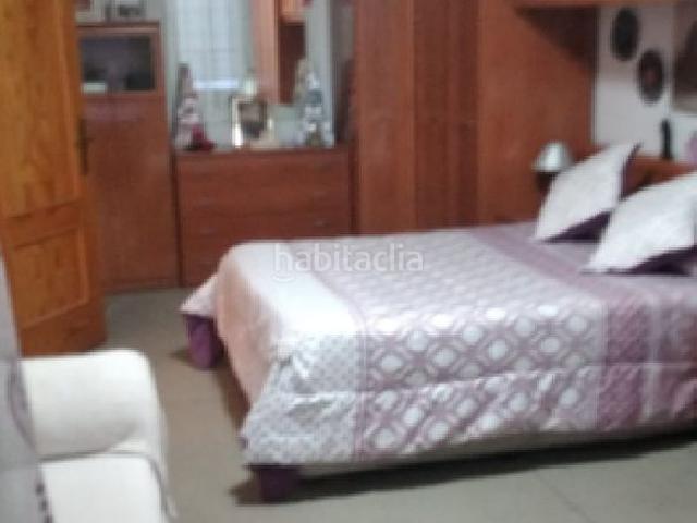 Piso en venta en Dolores. !CDATAPrivacidad Total! Piso con Calle Privada y Balcón en Dolores. Pisos.